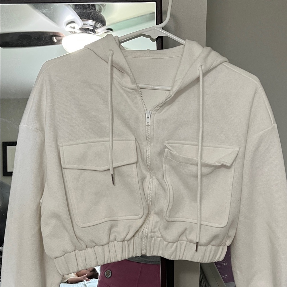 White Cropped Hoodie with Front Pockets